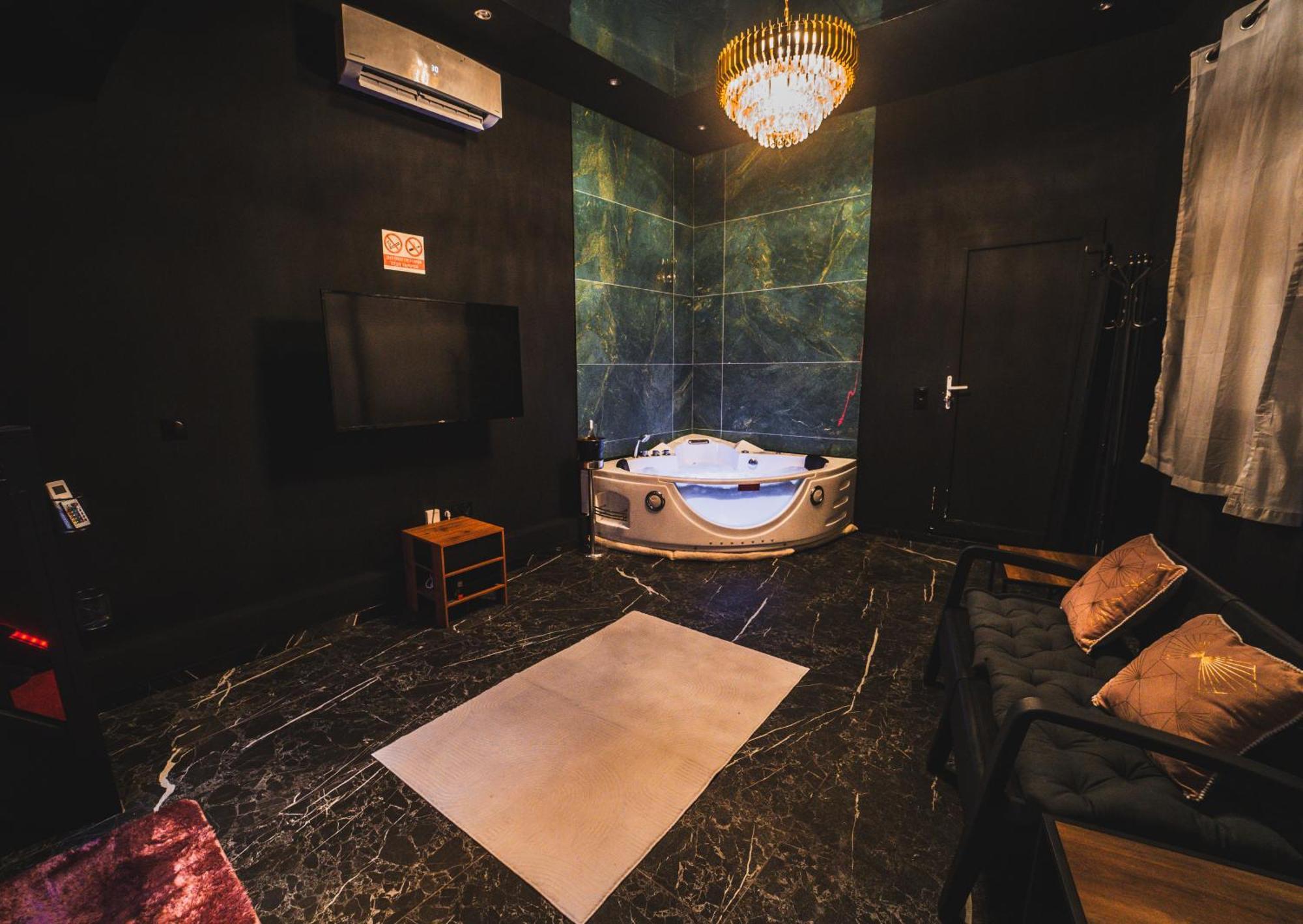 Amour D'Une Nuit, Loveroom Sarcelles Extérieur photo